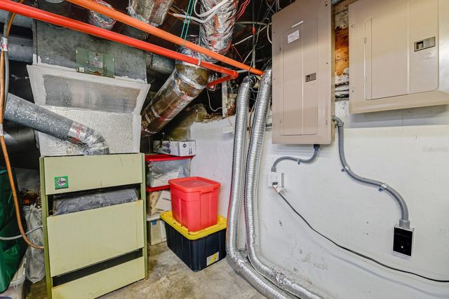 347 E 3RD AVENUE, Mount Dora, FL 32757