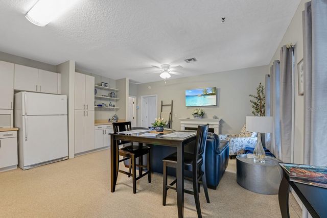 347 E 3RD AVENUE, Mount Dora, FL 32757