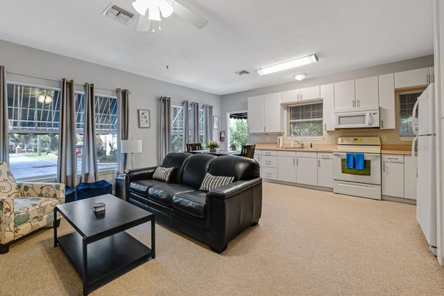 347 E 3RD AVENUE, Mount Dora, FL 32757