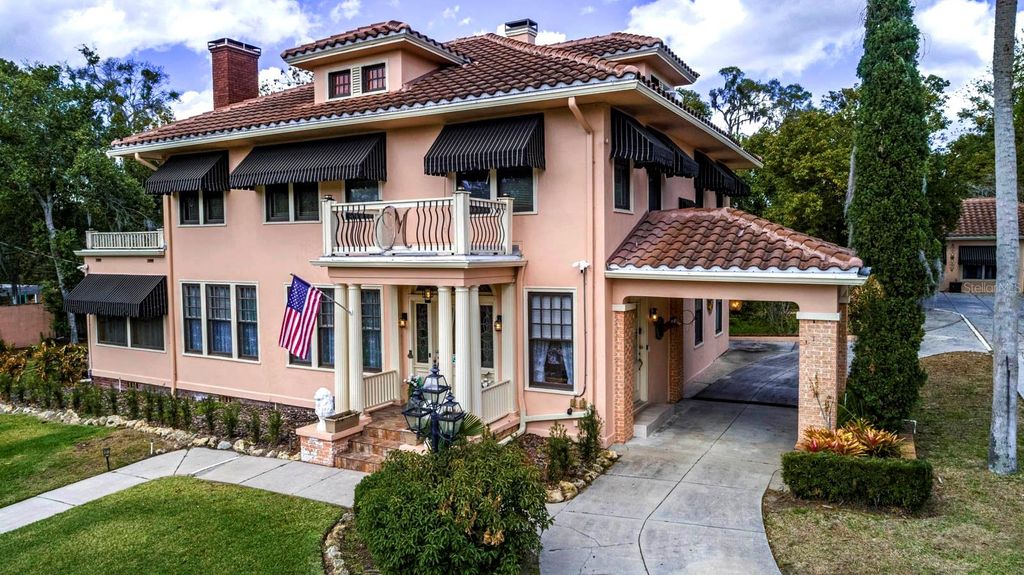 347 E 3RD AVENUE, Mount Dora, FL 32757