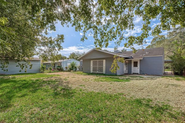5619 Willow Glen Drive, Houston, TX 77033
