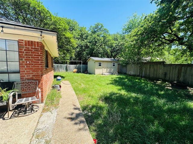 6728 Parkwood Drive, North Richland Hills, TX 76182