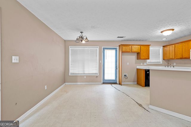 125 Pecan Court, Fayetteville, GA 30215