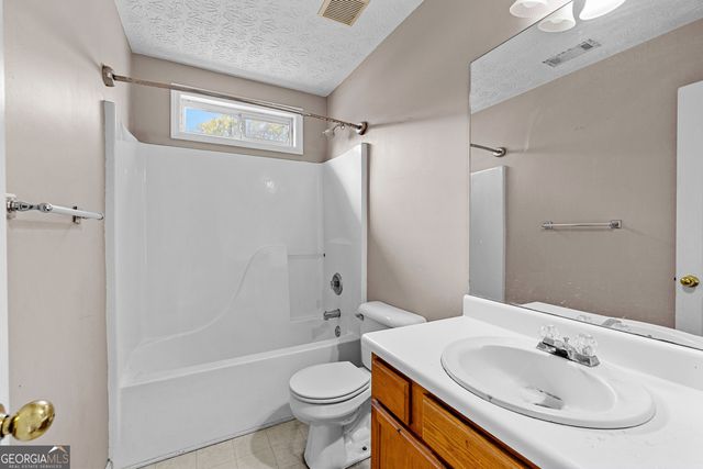 125 Pecan Court, Fayetteville, GA 30215