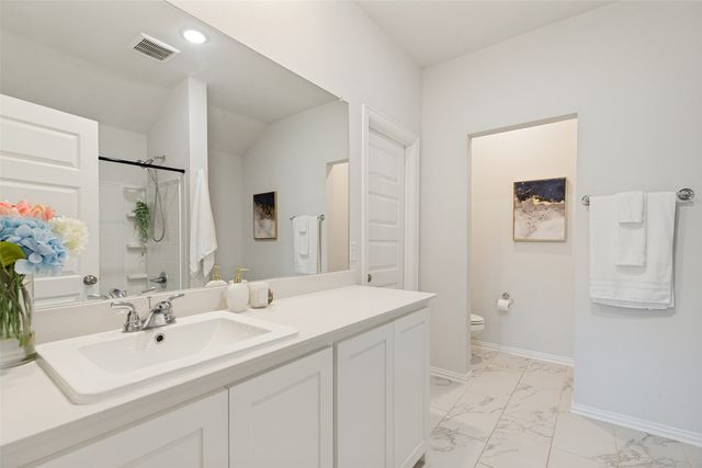 553 Meadow Run Drive, Van Alstyne, TX 75495