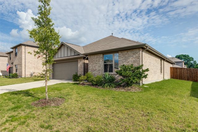 553 Meadow Run Drive, Van Alstyne, TX 75495