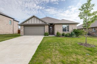 553 Meadow Run Drive, Van Alstyne, TX 75495