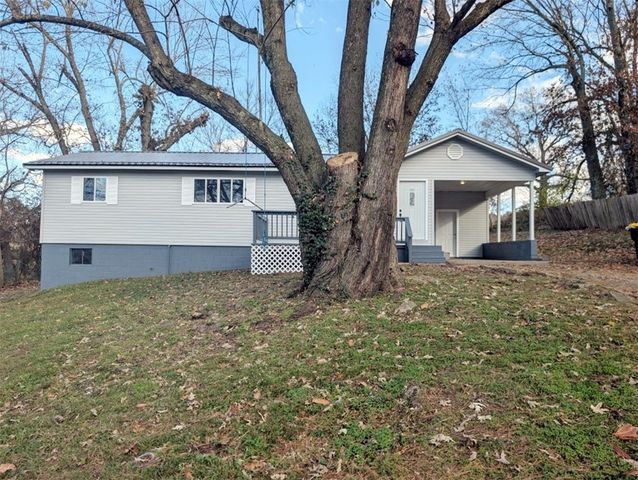 901 S Ash Street, Harrison, AR 72601