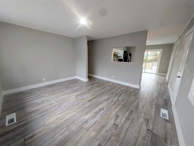 901 S Ash Street, Harrison, AR 72601