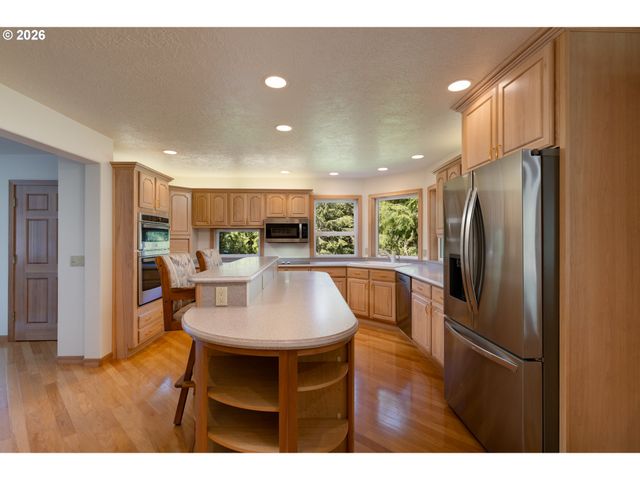 545 Bartel Rd, Cannon Beach, OR 97110