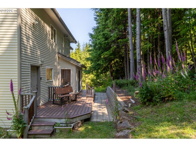 545 Bartel Rd, Cannon Beach, OR 97110