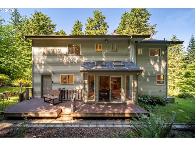 545 Bartel Rd, Cannon Beach, OR 97110