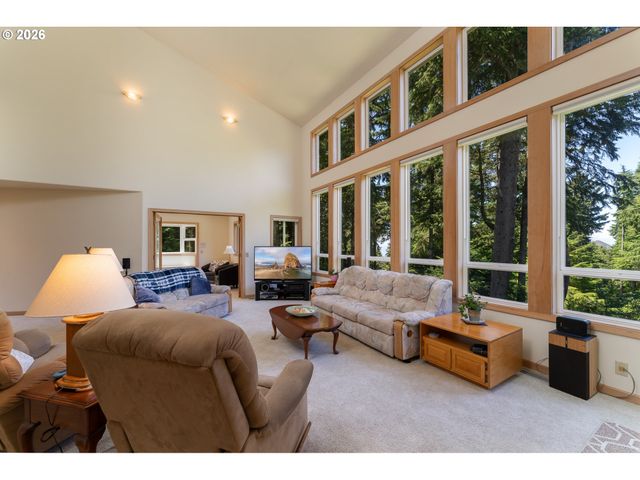 545 Bartel Rd, Cannon Beach, OR 97110