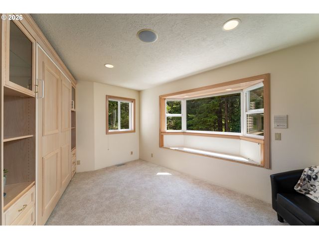 545 Bartel Rd, Cannon Beach, OR 97110