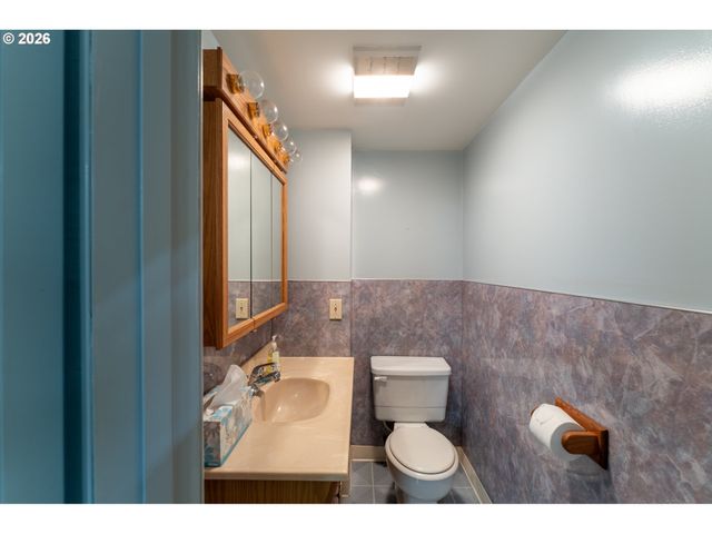 545 Bartel Rd, Cannon Beach, OR 97110
