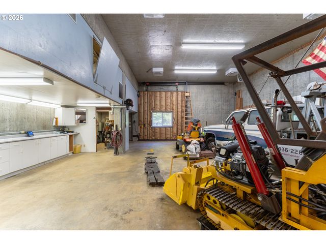 545 Bartel Rd, Cannon Beach, OR 97110