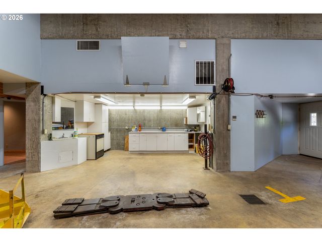 545 Bartel Rd, Cannon Beach, OR 97110