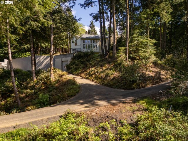 545 Bartel Rd, Cannon Beach, OR 97110