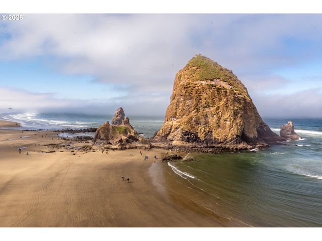 545 Bartel Rd, Cannon Beach, OR 97110