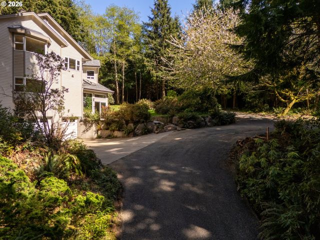 545 Bartel Rd, Cannon Beach, OR 97110