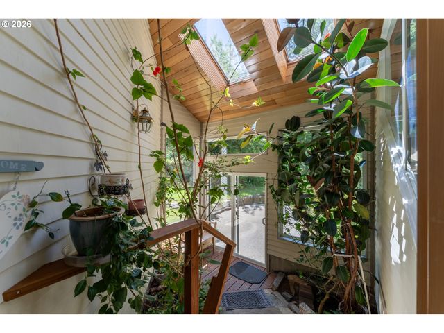 545 Bartel Rd, Cannon Beach, OR 97110