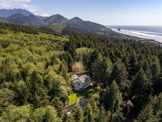 545 Bartel Rd, Cannon Beach, OR 97110