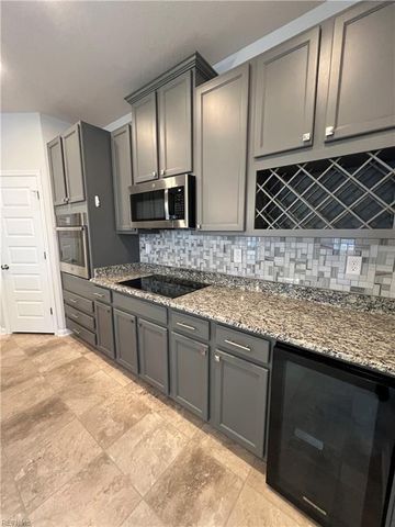 124 Blessing CIR, Suffolk, VA 23434