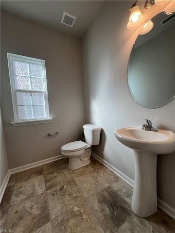 124 Blessing CIR, Suffolk, VA 23434