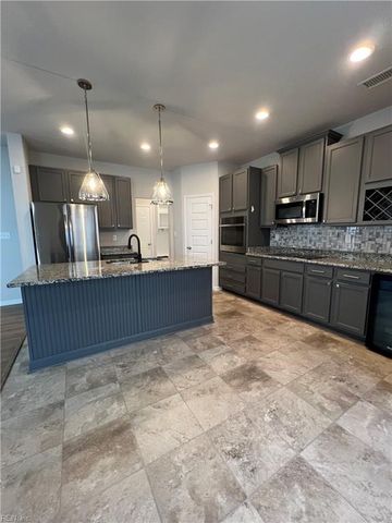 124 Blessing CIR, Suffolk, VA 23434