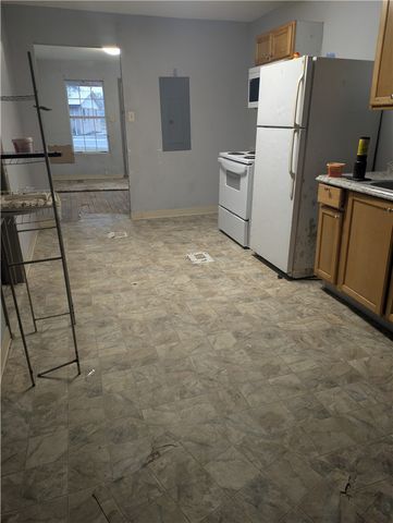 822 Olivo St, Mathis, TX 78368