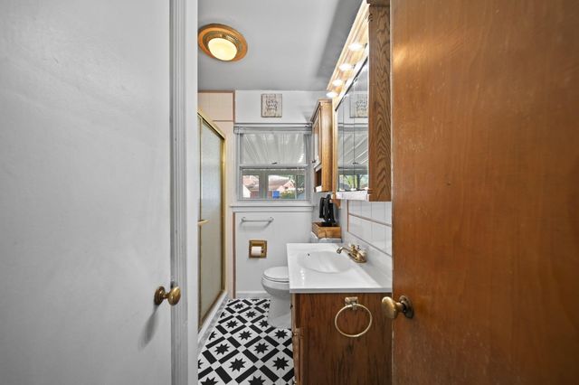 656 Mayhill Road, Springfield, OH 45504