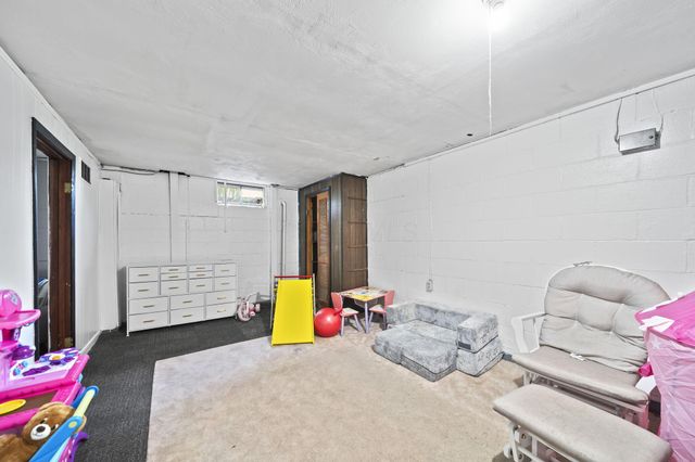 656 Mayhill Road, Springfield, OH 45504