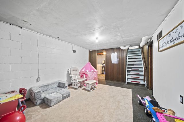 656 Mayhill Road, Springfield, OH 45504