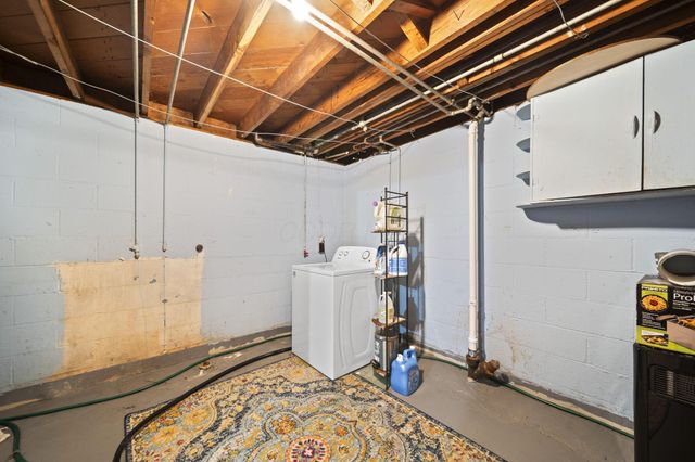 656 Mayhill Road, Springfield, OH 45504