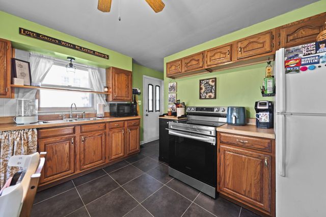 656 Mayhill Road, Springfield, OH 45504