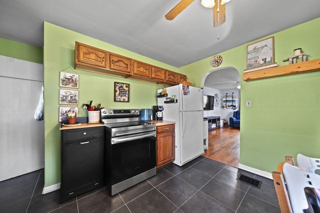 656 Mayhill Road, Springfield, OH 45504