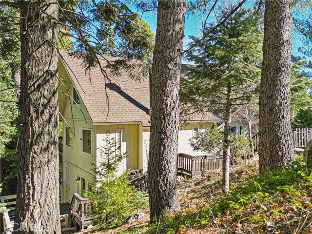 195 Birchwood Drive, Lake Arrowhead, CA 92352