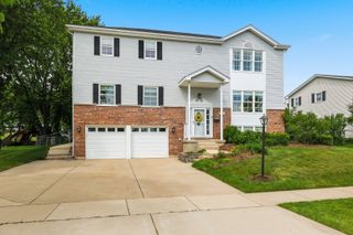 890 Norman Drive, Hoffman Estates, IL 60192