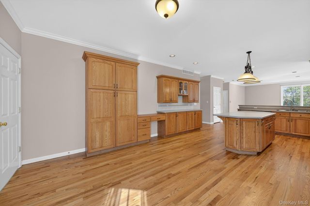 6 Martingale Way, Pawling, NY 12564