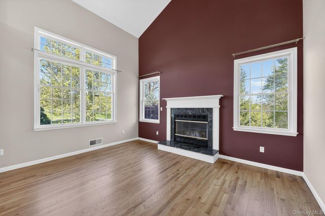 6 Martingale Way, Pawling, NY 12564
