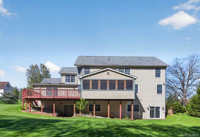 6 Martingale Way, Pawling, NY 12564