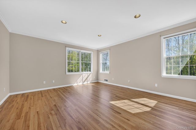 6 Martingale Way, Pawling, NY 12564