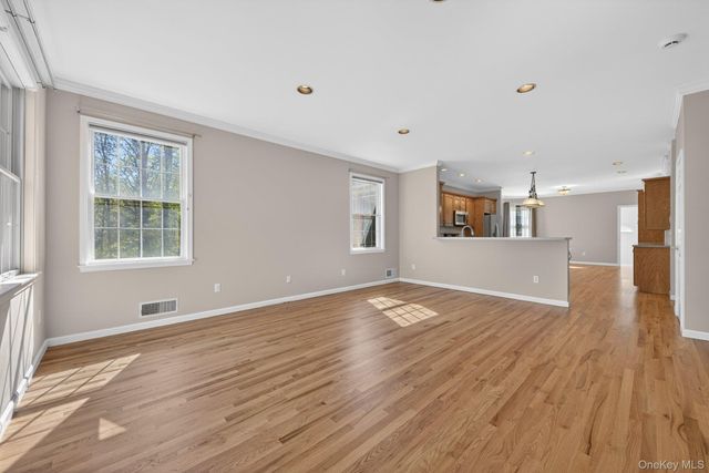 6 Martingale Way, Pawling, NY 12564
