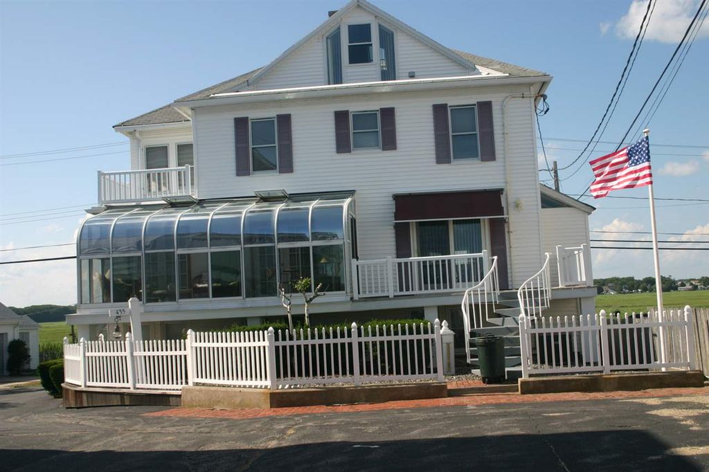 Image 1 of property listing at 435 Ocean Boulevard, Hampton, NH 03842