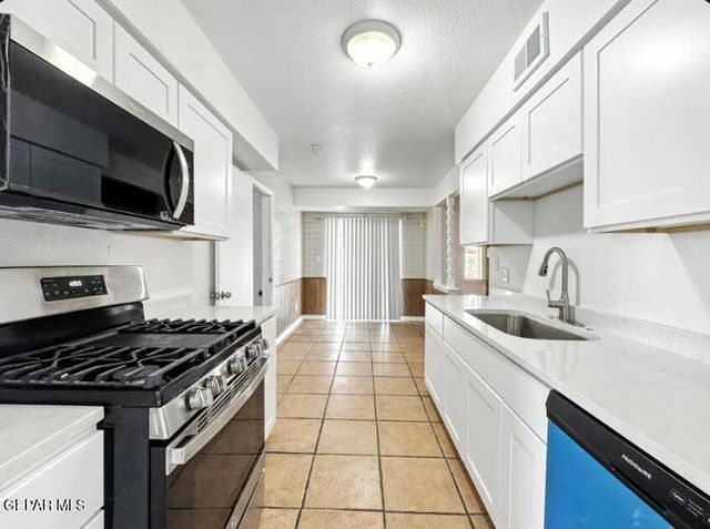 1604 JAMES CHISUM Drive, El Paso, TX 79936