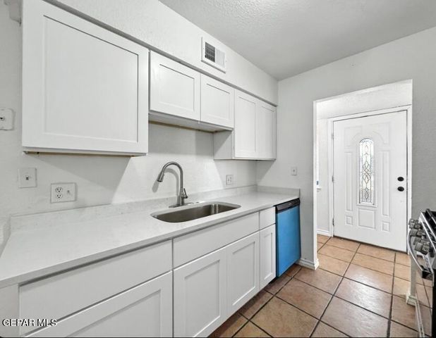 1604 JAMES CHISUM Drive, El Paso, TX 79936