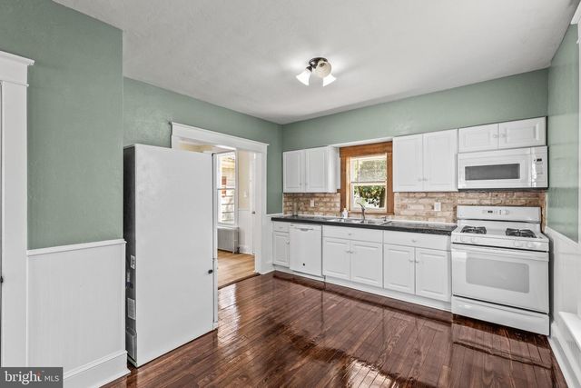 245 YORK ST, Hanover, PA 17331