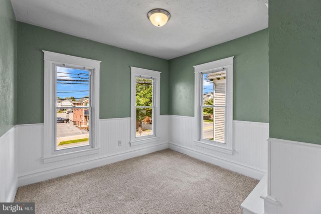 245 YORK ST, Hanover, PA 17331