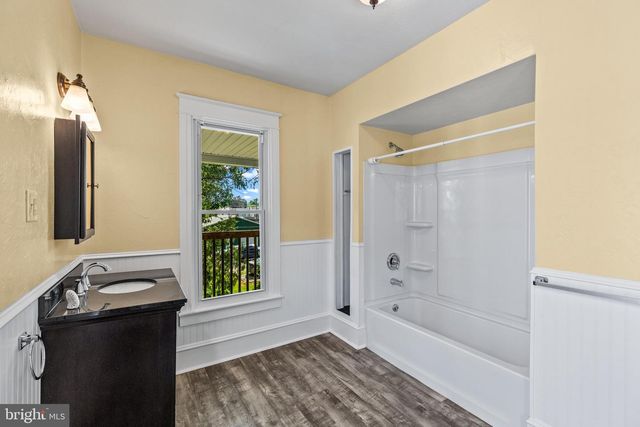 245 YORK ST, Hanover, PA 17331