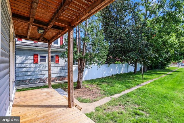 245 YORK ST, Hanover, PA 17331